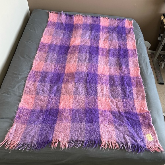 Vintage Hudson's Bay Company Blanket - Picture 2 of 7